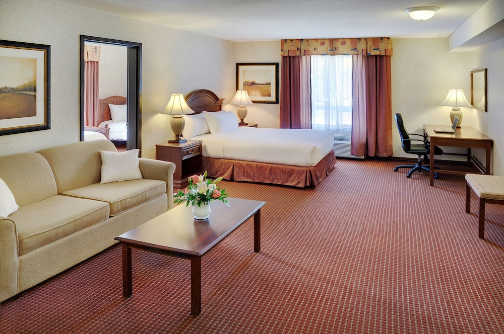 Family Suite, 2 Queen Beds, Kitchen