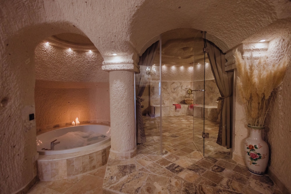 Senior Suite (Caves) photo 1