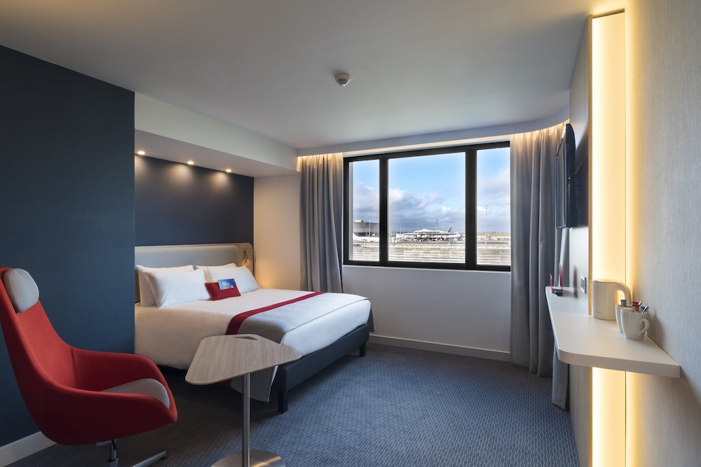 Standard Room, 1 Double Bed (Airport View, Free Breakfast)