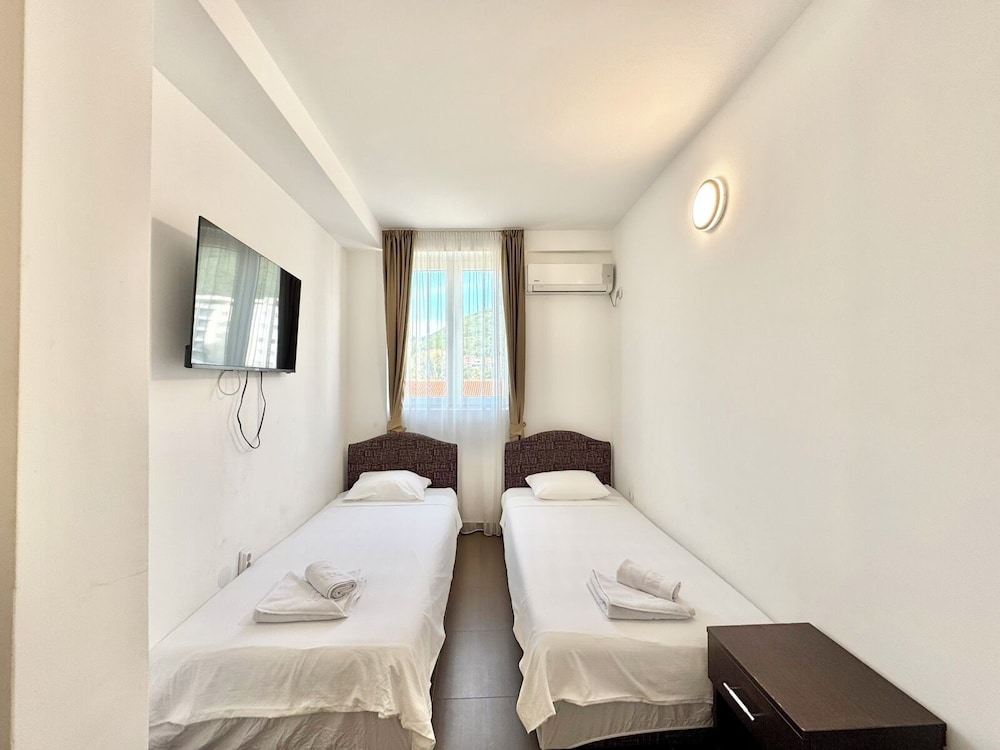 Classic Twin Room
