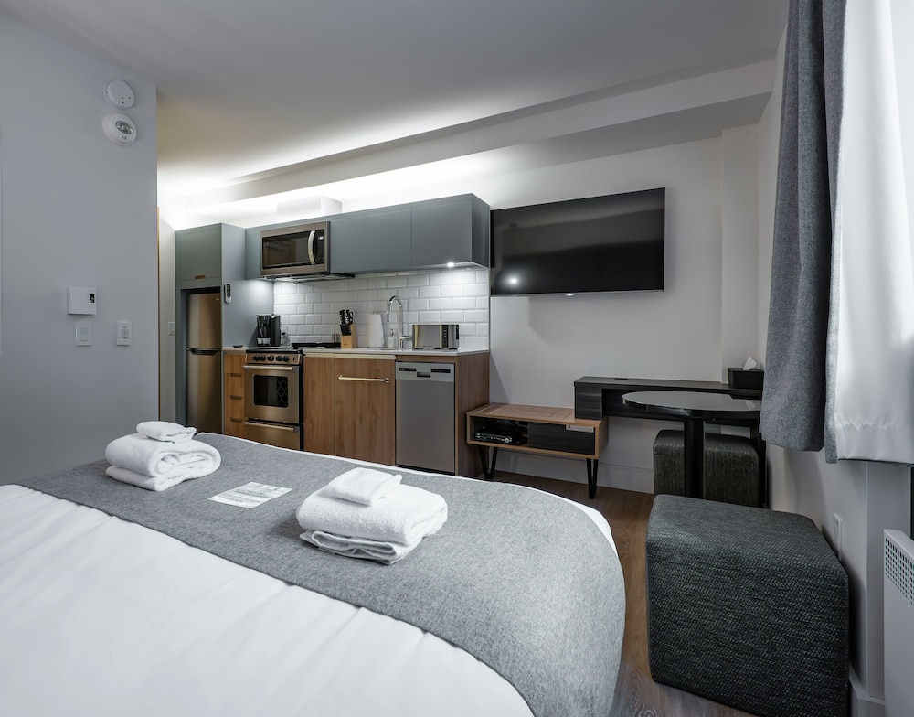 Classic Double Room thumbnail 6