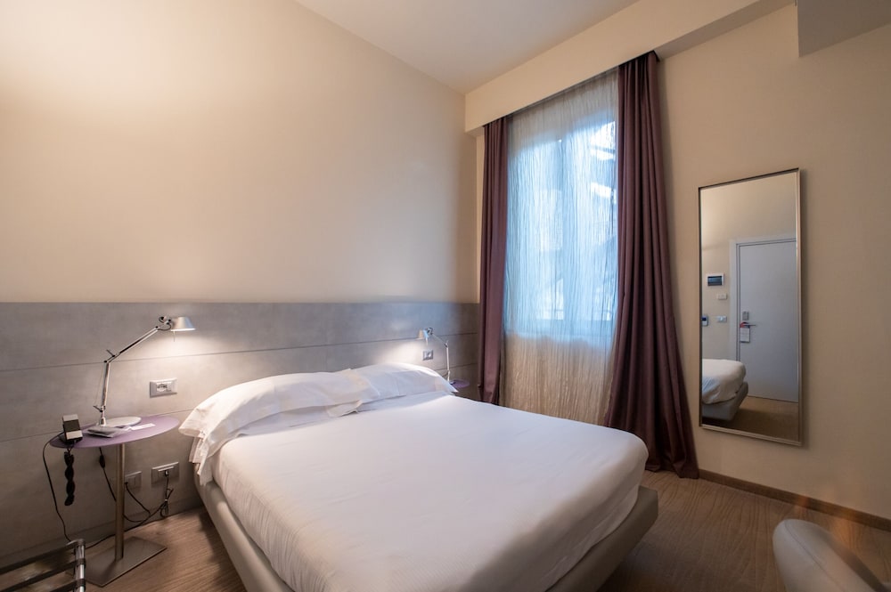 Classic Double Room - Photo 1