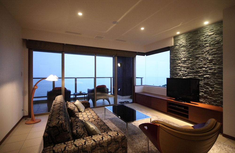 Executive Suite (L type)