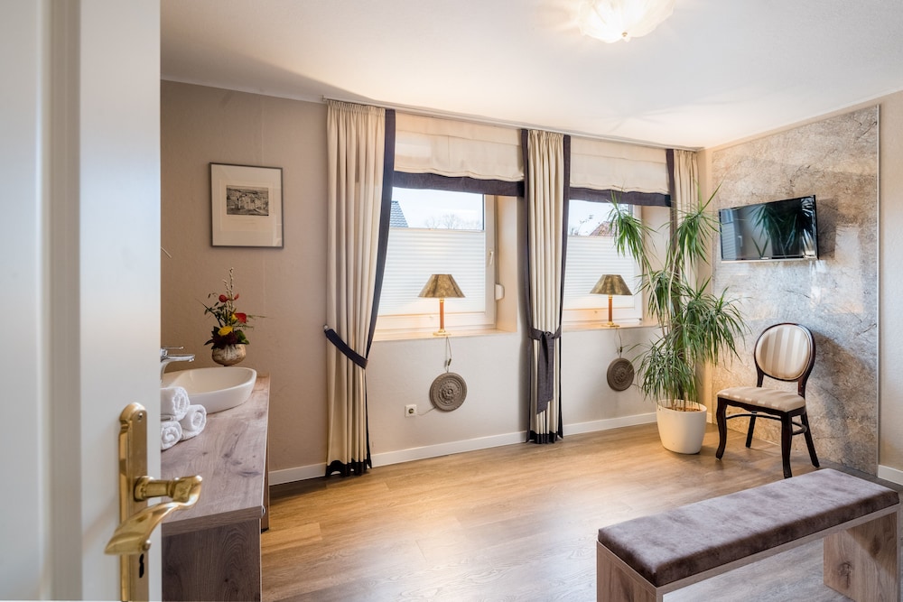 Exclusive Suite, Garden View