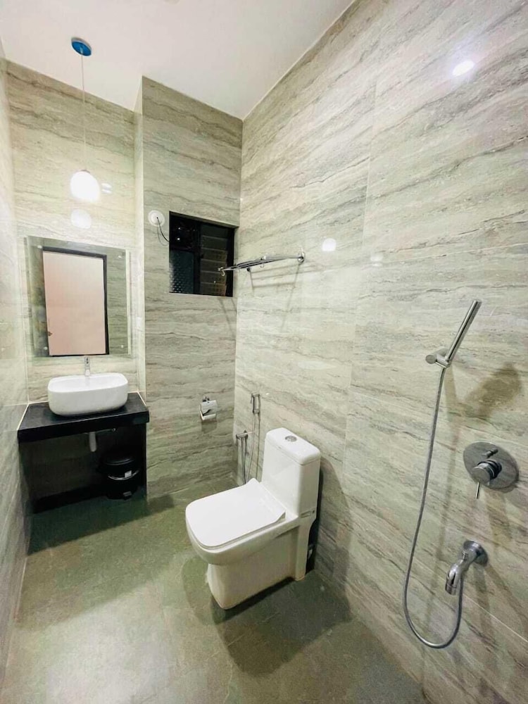 Deluxe Room - Photo 4