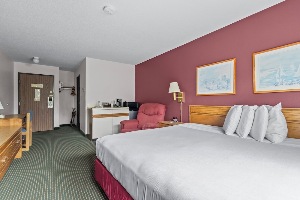 Room, 1 King Bed, Non Smoking - Photo 2