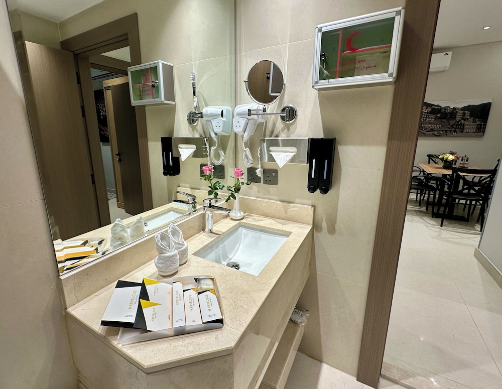 Deluxe Apartment, 3 Bedrooms - Photo 14