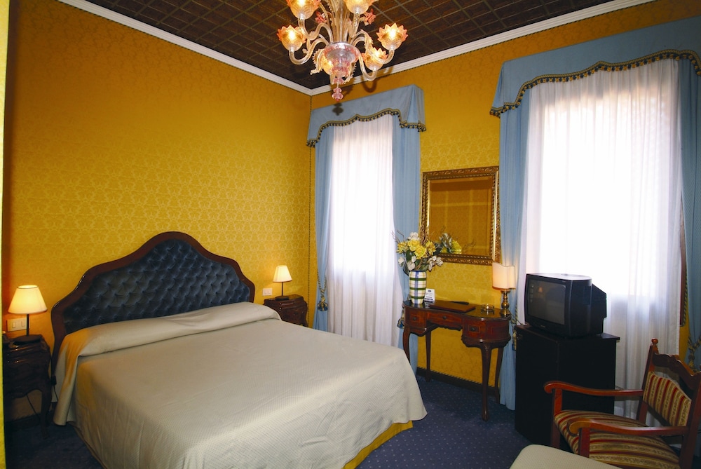 Classic Triple Room, 1 Bedroom photo 3