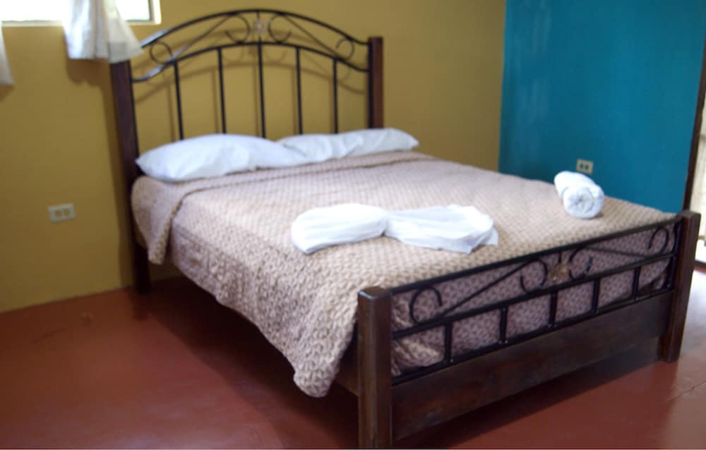 Honeymoon Room, 1 Queen Bed, Non Smoking photo 2