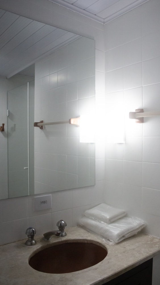 Twin Room - Photo 9