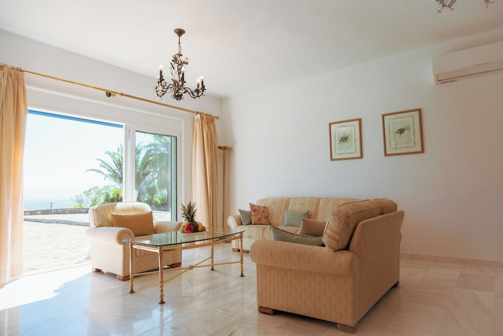 Seaview Villa Paul