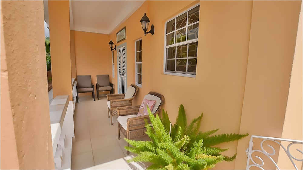 Signature Suite, Multiple Beds, Patio, Garden View photo 2