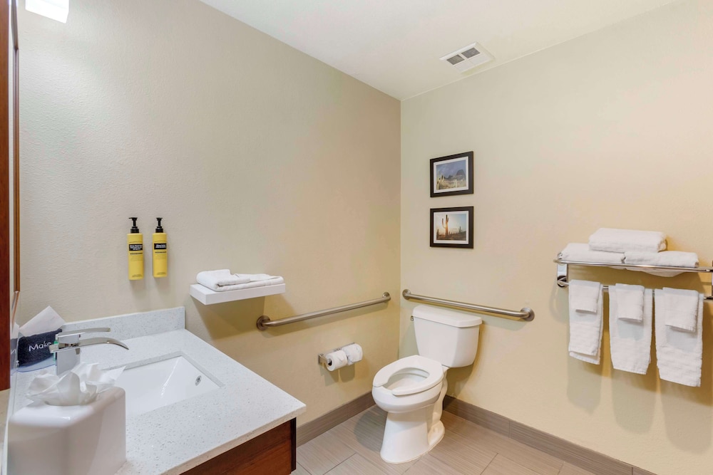 Standard Room, 2 Queen Beds, Accessible, Refrigerator & Microwave - Photo 4