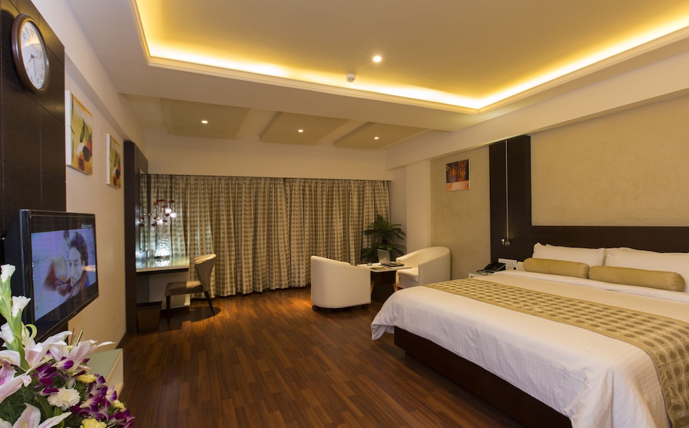 Luxury Double Room, Smoking, City View photo 3