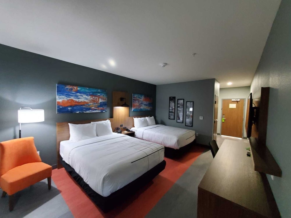 Room, 2 Queen Beds, Non Smoking (Efficiency) - Photo 4