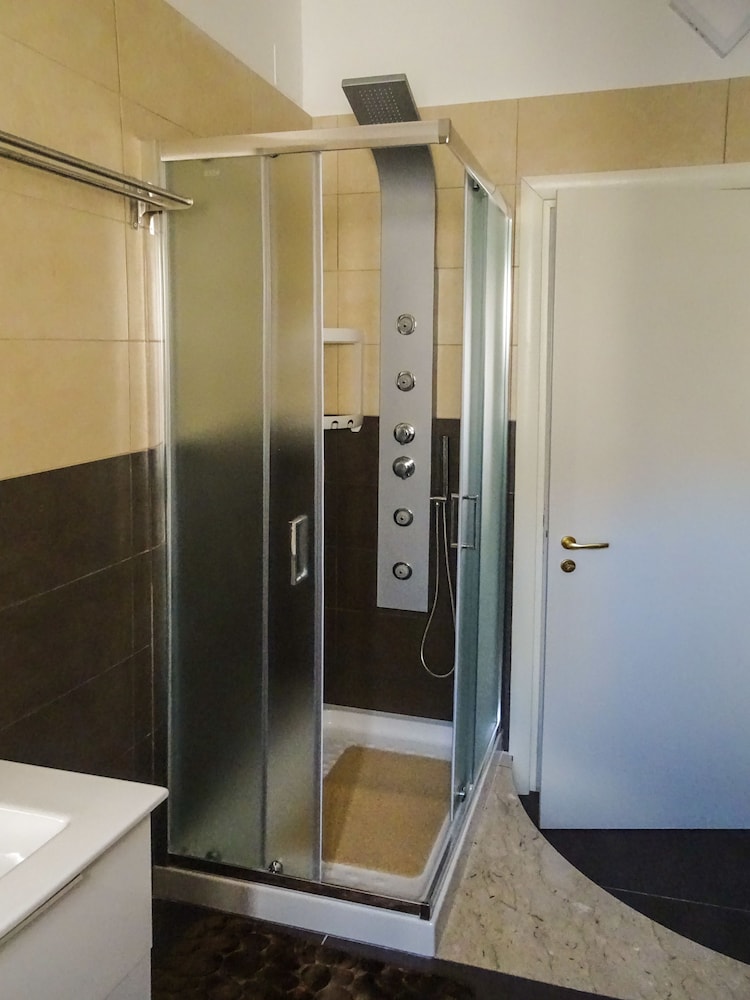 Quadruple Room, City View (Giulia) photo 3