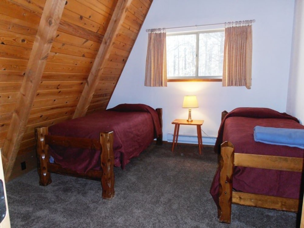 Condo, 3 Bedrooms, 2 Bathrooms photo 2