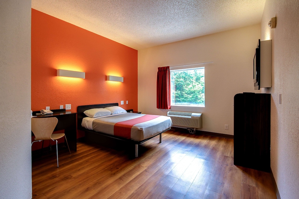 Standard Room, 1 Queen Bed, Accessible, Non Smoking photo 3