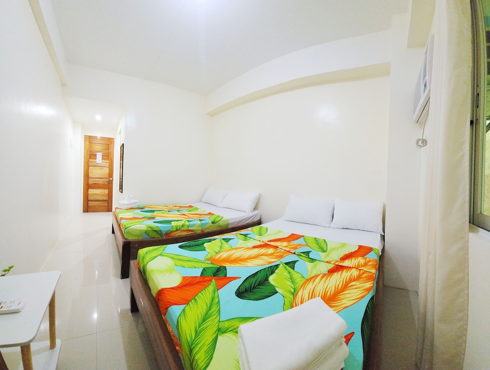 Standard Quadruple Room, 1 Bedroom, Non Smoking photo 3