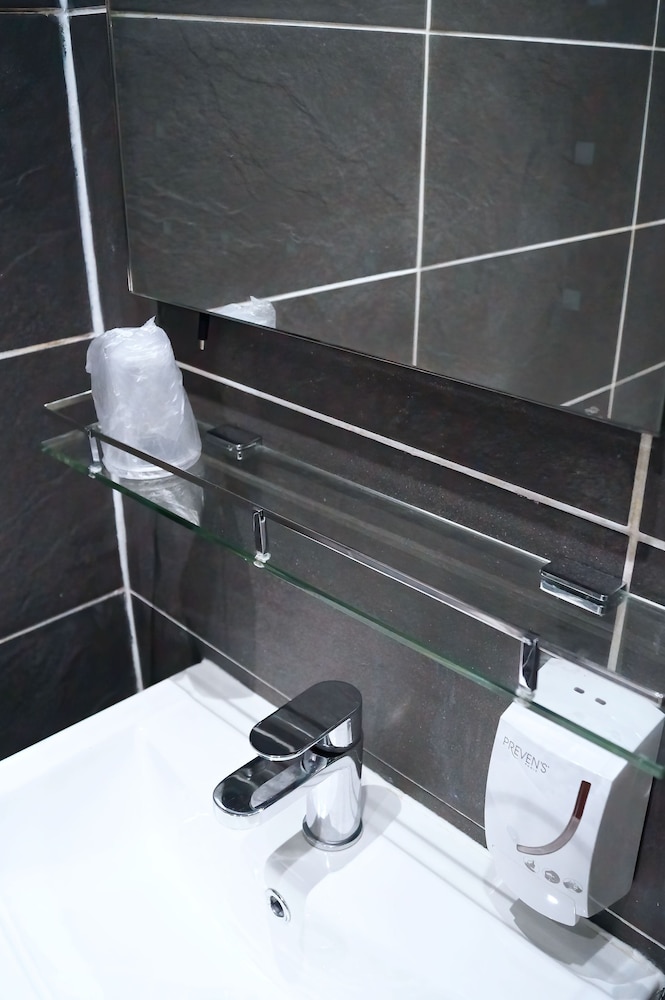 Suite - Photo 9