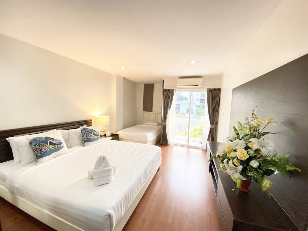Standard Apartment, One Bed Room - Test & Go Package: 1 RT-PCR test, 1-way airport transfer photo 2
