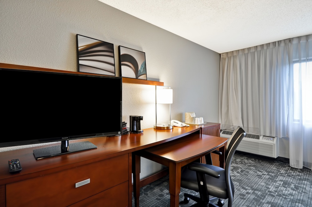Deluxe Room, 2 Queen Beds - Photo 2