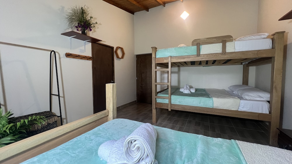 Family Room, Multiple Beds