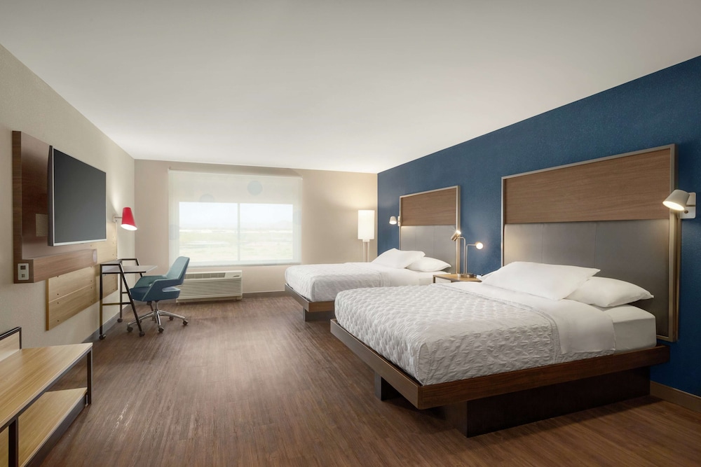 Room, 2 Queen Beds, Accessible (Roll-In Shower) photo 1