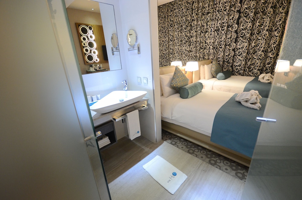 Standard Room, 2 Twin Beds, Park View - Photo 5
