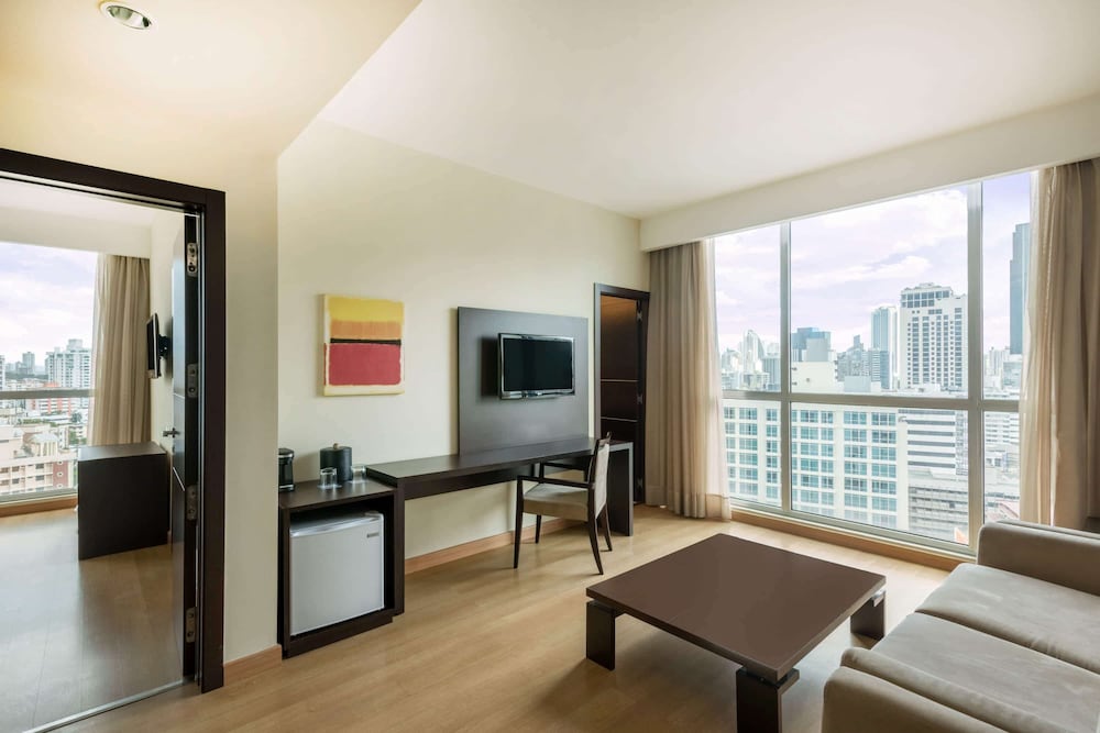 Premium Studio Suite, 1 King Bed, Non Smoking