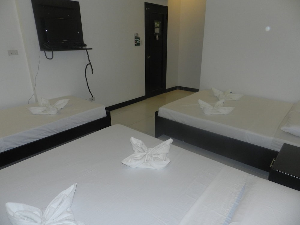 Deluxe Triple Room photo 2