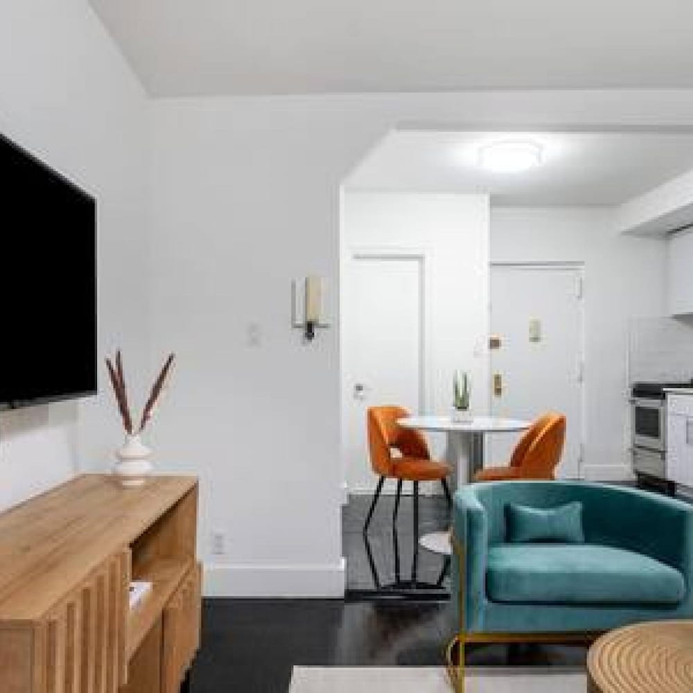 Apartment photo 2