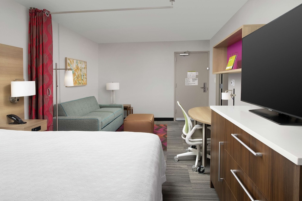 Studio Suite, 1 King Bed, Non Smoking - Photo 4