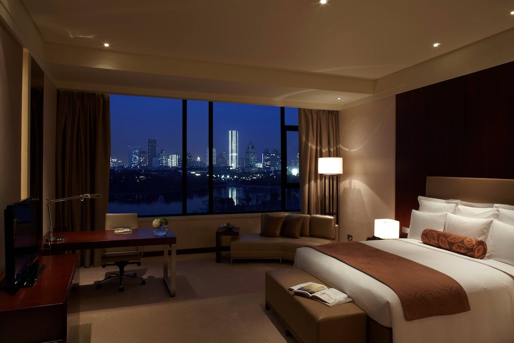 Premium Room, 1 King Bed