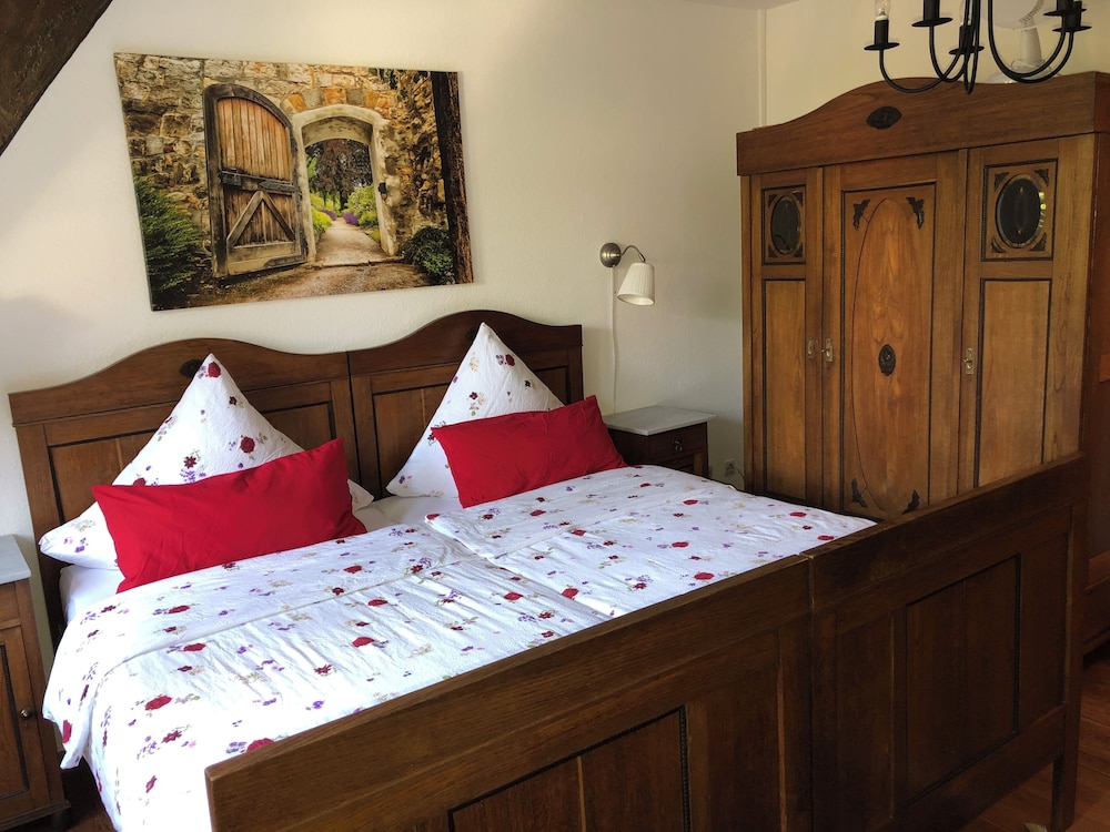 Double Room, 1 Queen Bed, Non Smoking, Private Bathroom photo 3