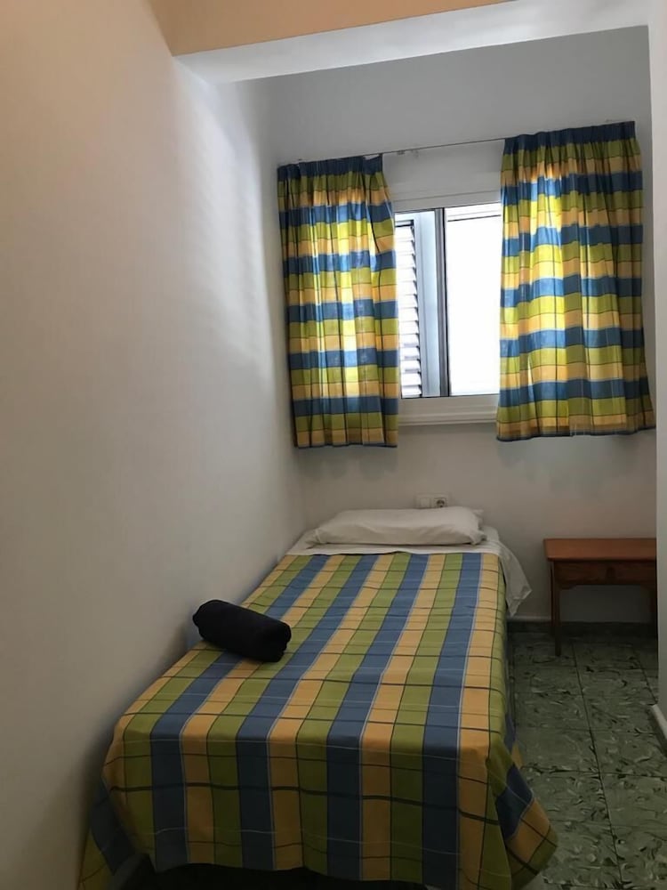 Single Room, Shared Bathroom
