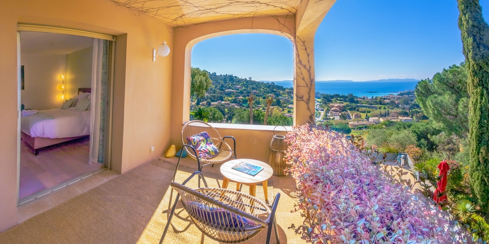 Suite, Balcony (Saint Clair) photo 2