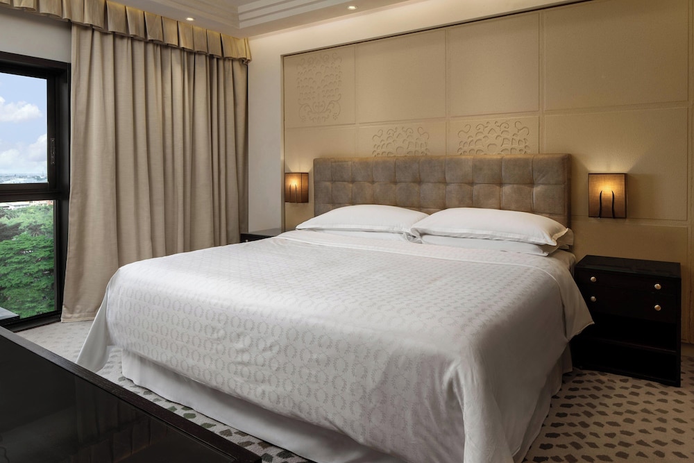 Junior Suite, 1 King Bed - Photo 2