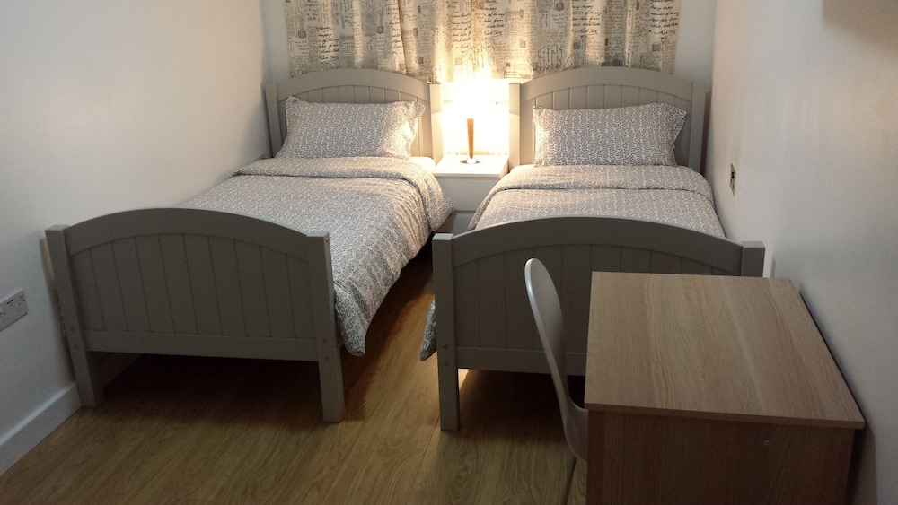 Twin Room, Ensuite photo 2