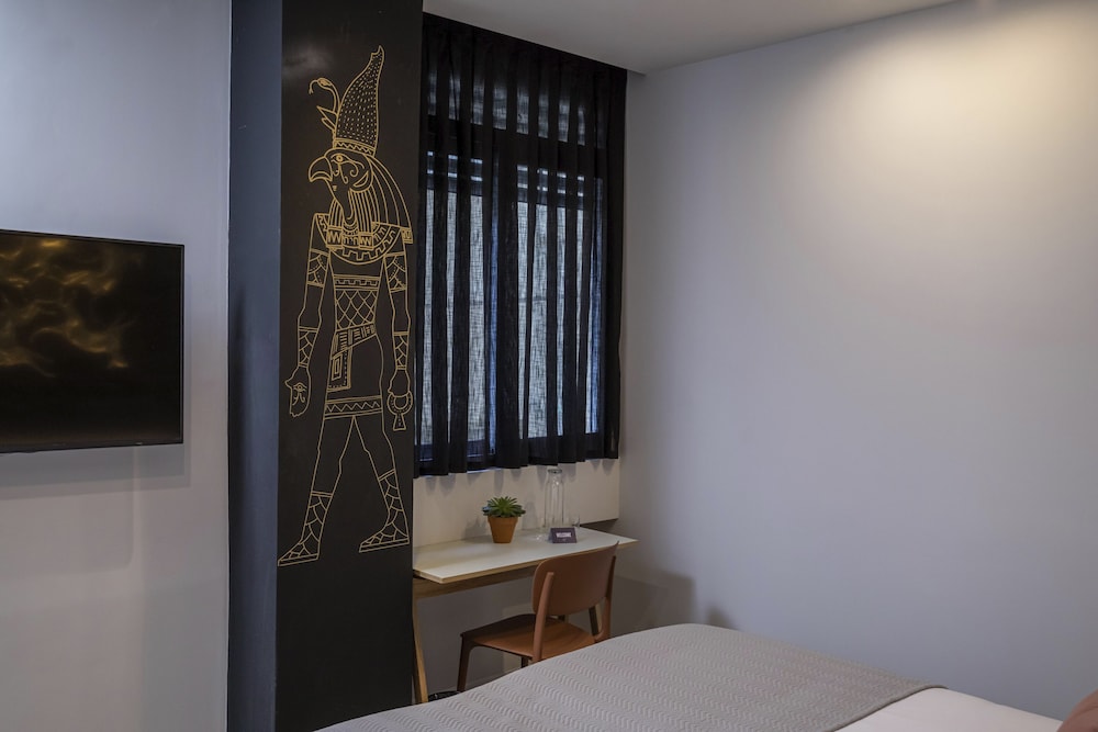 Premium Double or Twin Room - Photo 5