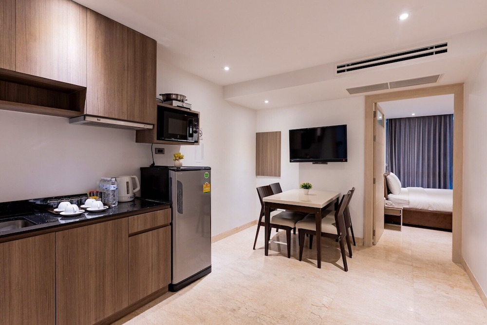 Family Quadruple Room, City View photo 2