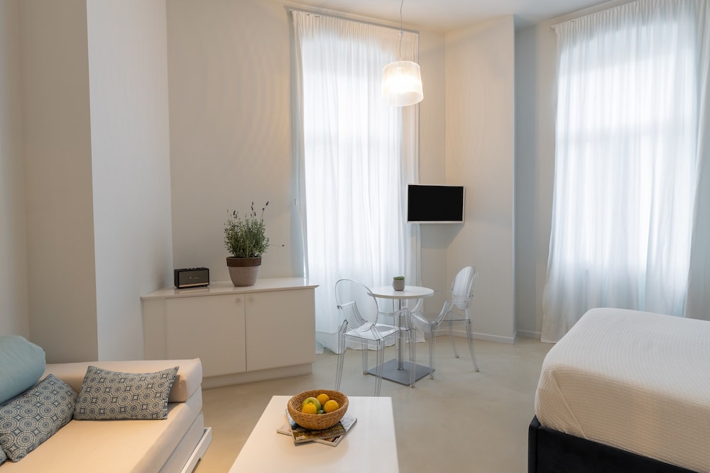 Deluxe Double Room, City View photo 2