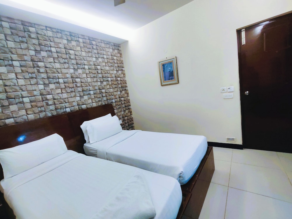 Deluxe Room - Photo 9