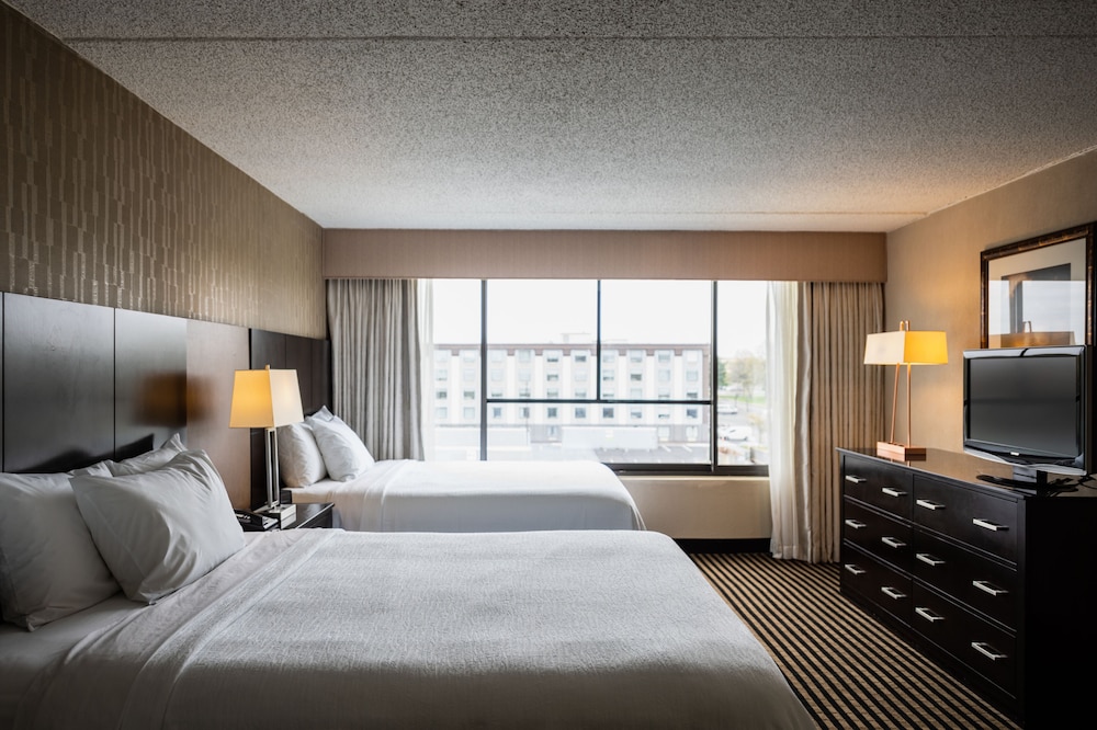 Suite, Multiple Beds, 2 Bathrooms - Photo 3