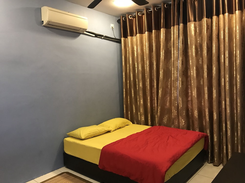 House, 3 Bedrooms photo 2
