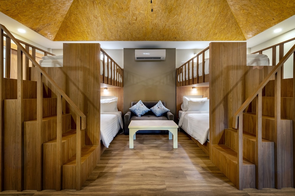 Family Quadruple Room - Photo 4