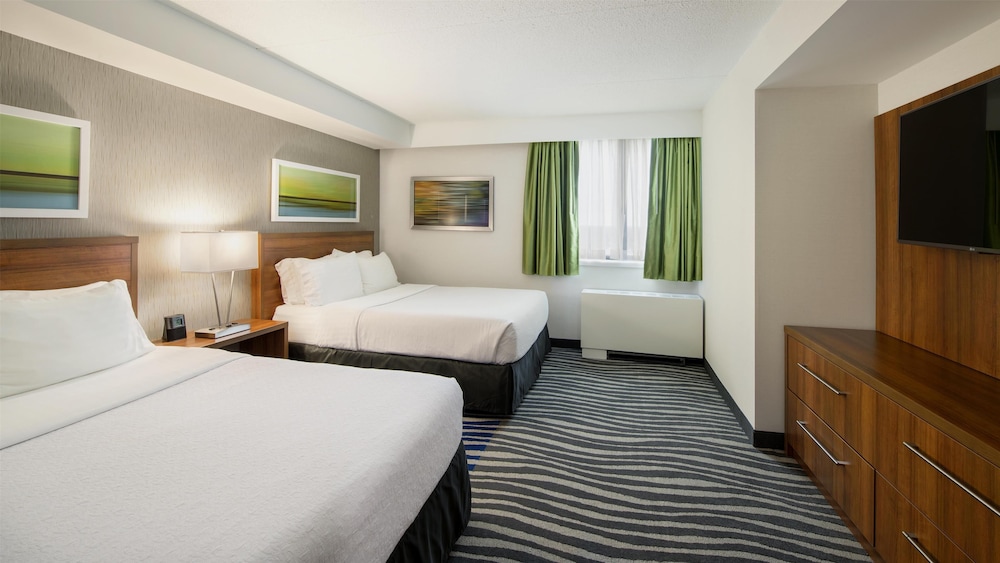 Suite, 2 Queen Beds, Non Smoking (Walk-in Shower;with Sofabed) photo 2