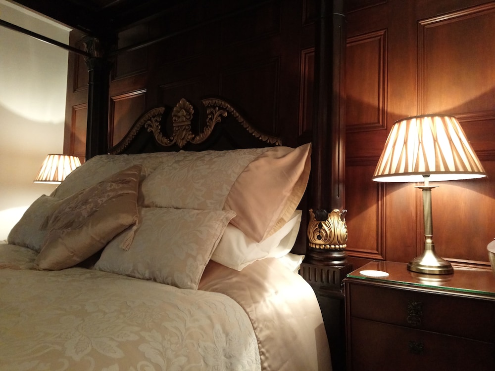 Luxury Double Room, Ensuite (Four poster) photo 2