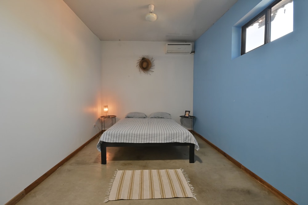 Economy Double Room, 1 Bedroom, Shared Bathroom photo 3