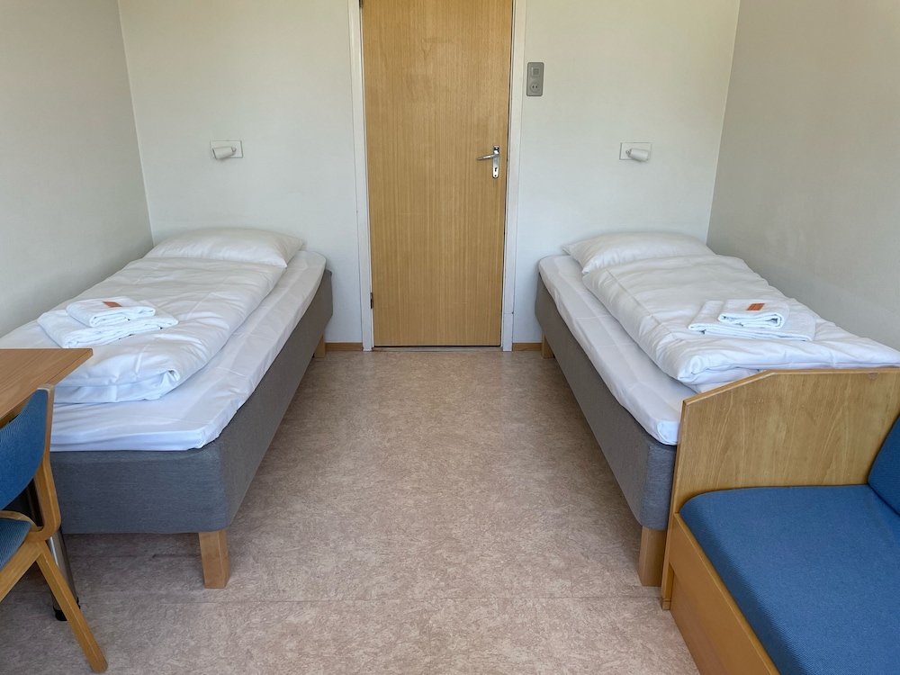 Basic Twin Room - Photo 4